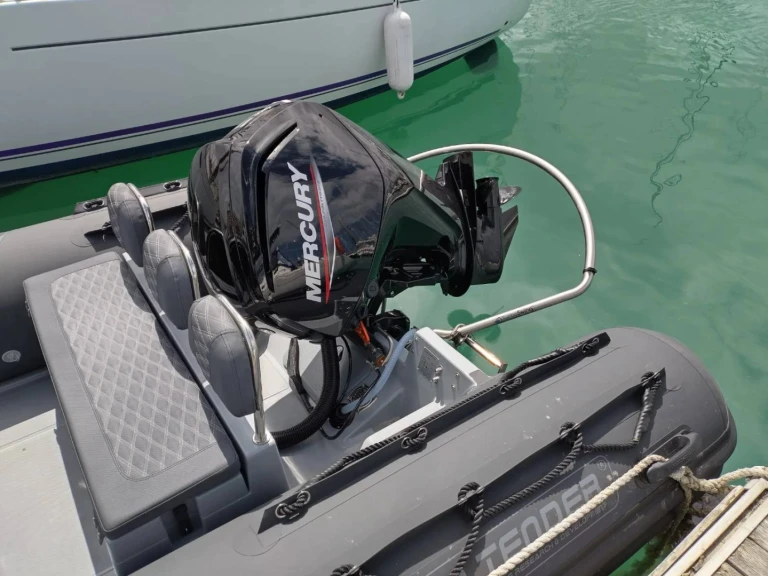 Louez un  3D TENDER - PATROL 6 à Saint-Quay-Portrieux