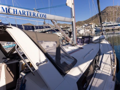 Barca a vela a noleggio a Port de Pollença al miglior prezzo