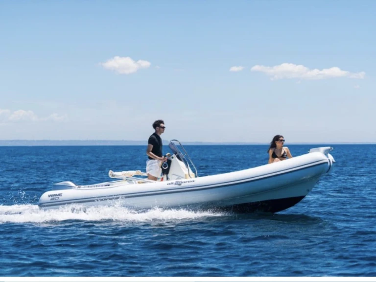 Semi-rigide à louer à Favignana au meilleur prix