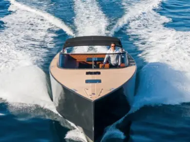 Louer Bateau à moteur avec ou sans skipper VanDutch à Golfe-Juan
