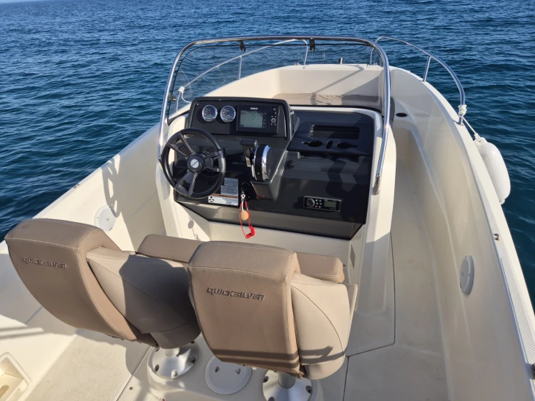 Quicksilver Activ 605 Open a louer à Split