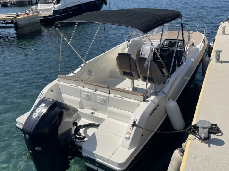 Location Bateau à moteur à Rab - Quicksilver Activ 675 Sundeck