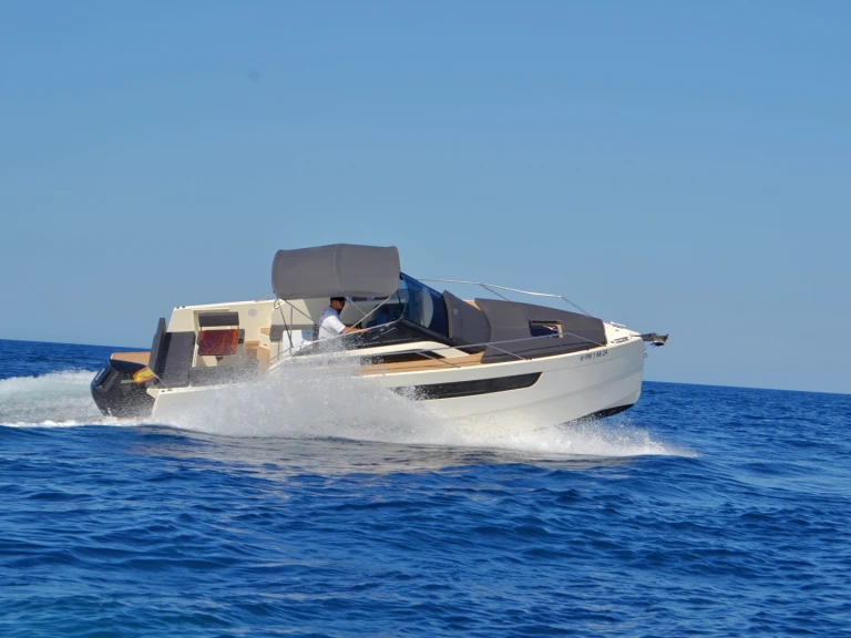 Bateau à moteur à louer à Cala d'Or au meilleur prix