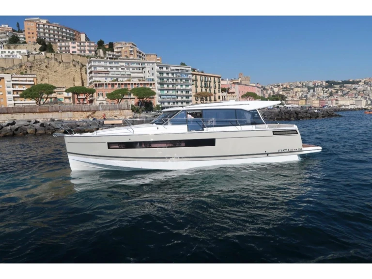 Bateau à moteur à louer à Bacoli au meilleur prix