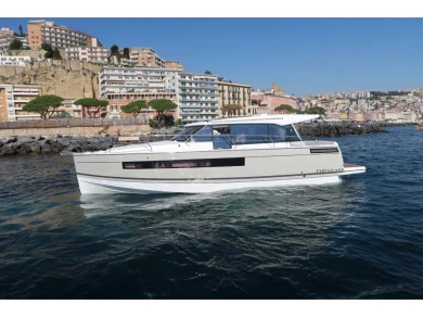 Motorboat to hire Bacoli at the best price