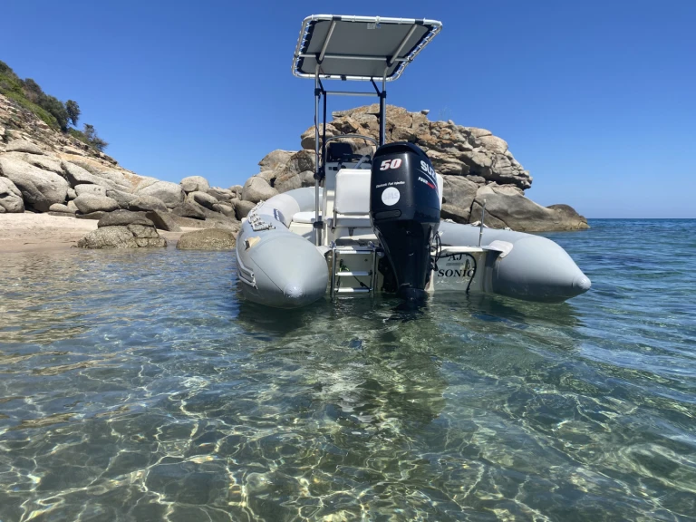 Location Semi-rigide Bombard avec permis