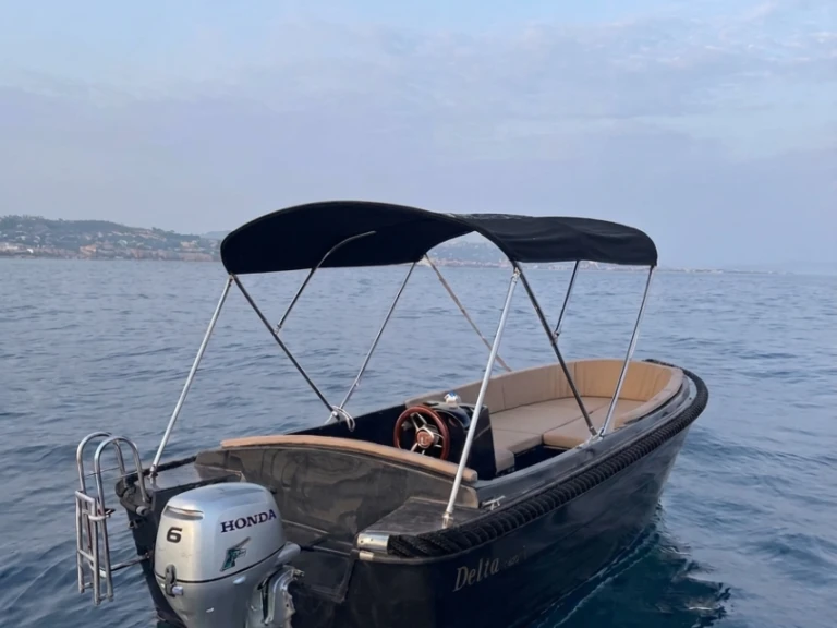 Location Bateau à moteur à Mandelieu-la-Napoule - SZKUTNICZY ZAKLAD Delta Kruger 480