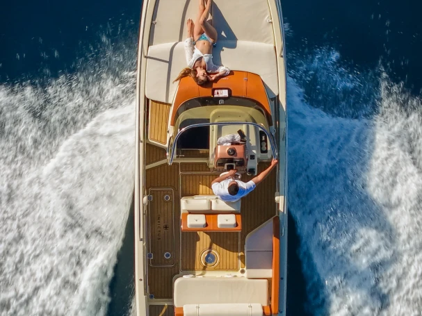 Location à Mandelieu-la-Napoule - Invictus  Invictus 240 CX sur SamBoat