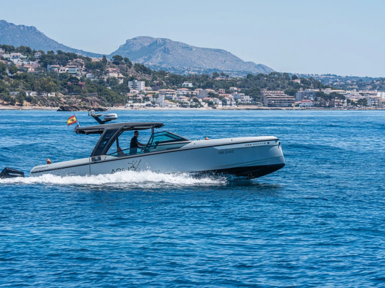 Italboats saxdor 320GTO a louer à Altea