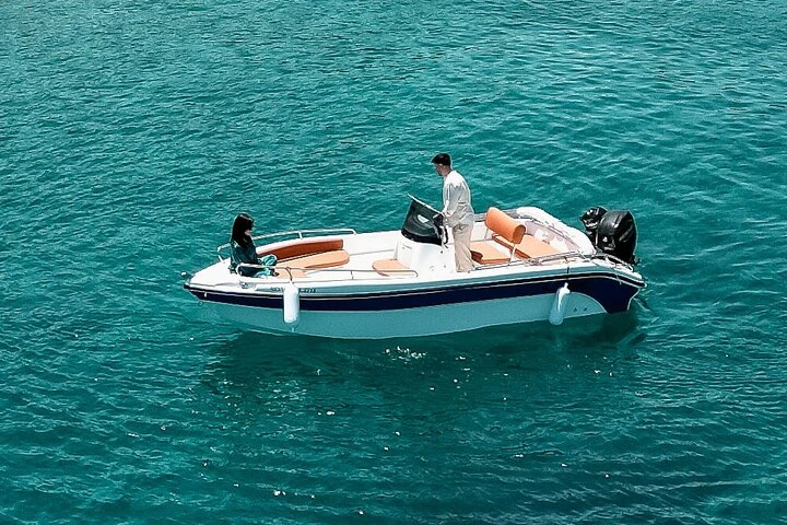 Bateau à moteur à louer à Rhodes (Ville) au meilleur prix