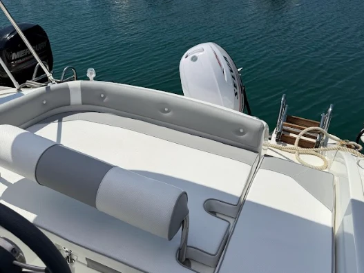 Louer Bateau à moteur avec ou sans skipper Trimarchi à La Spezia