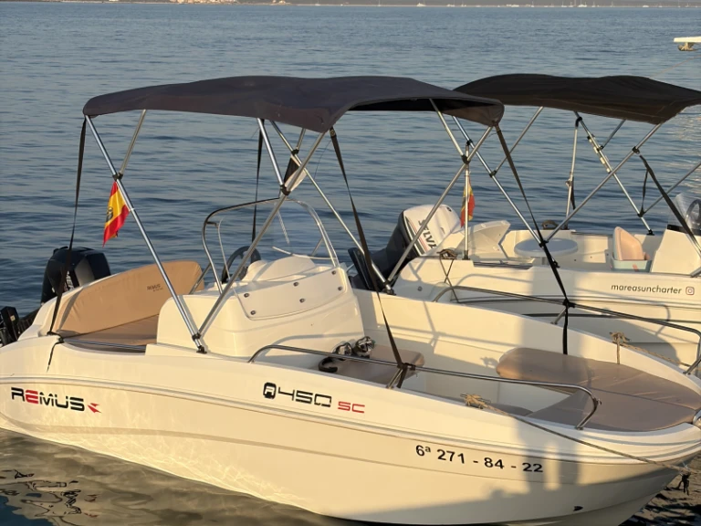 Louez un Remus Remus 450 open à s'Estanyol de Migjorn