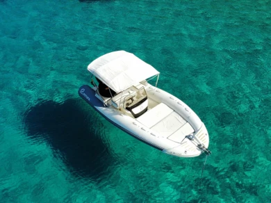 Hire RIB Zodiac with a boat licence