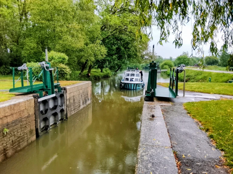 Location bateau Malestroit pas cher Comet 4