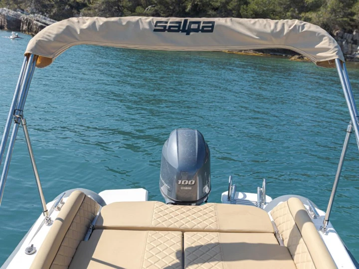 Location bateau Mandelieu-la-Napoule pas cher Salpa Soleil 18