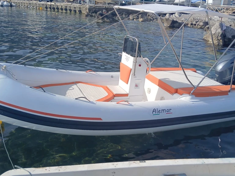 Location à Isola delle Femmine - Bwa Bwa 4.80 sur SamBoat