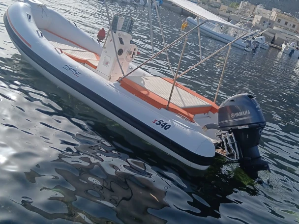 Louez un Bwa Bwa 4.80 à Isola delle Femmine