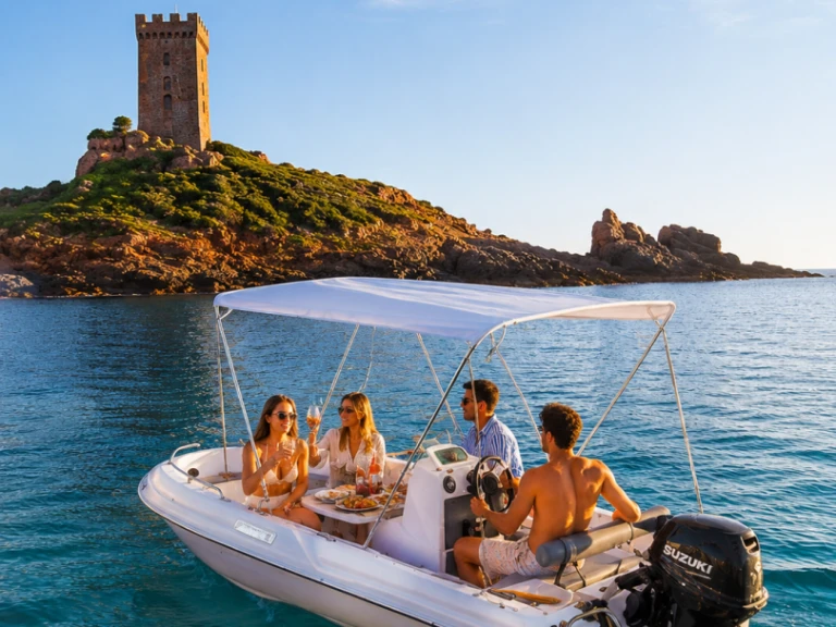 Location bateau Saint-Raphaël pas cher Cap Camarat 515
