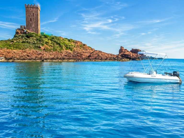 Location bateau Jeanneau Cap Camarat 515 à Saint-Raphaël sur Samboat
