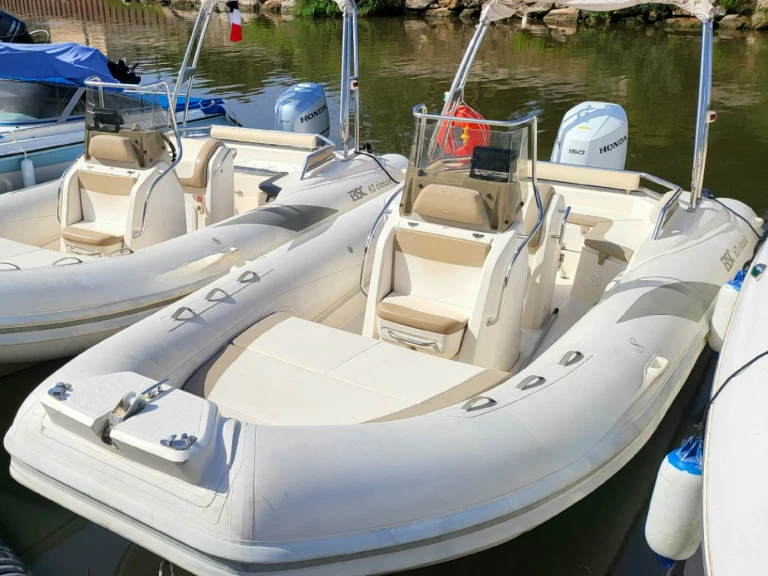 Location bateau Hyères pas cher Tempest 626