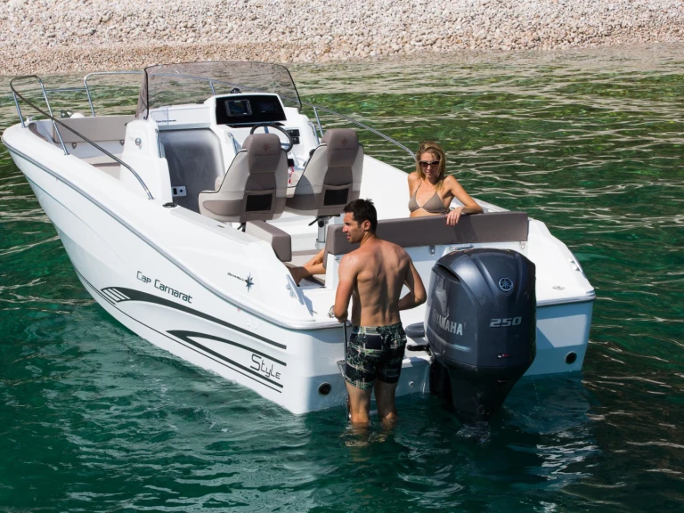 Louer Bateau à moteur avec ou sans skipper Jeanneau à Carnon-Plage