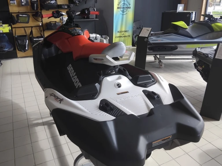 Louez un Sea-Doo Spark Trixx à Capbreton