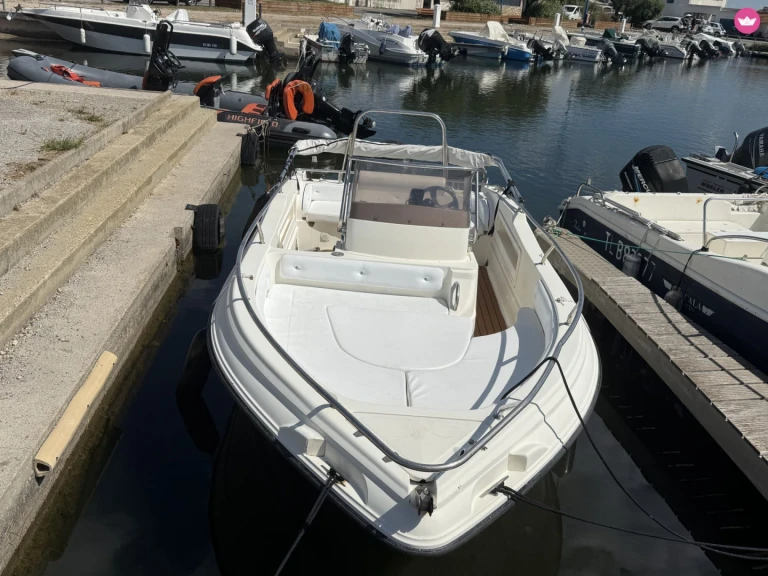 Bateau à moteur à louer à Carnon-Plage au meilleur prix