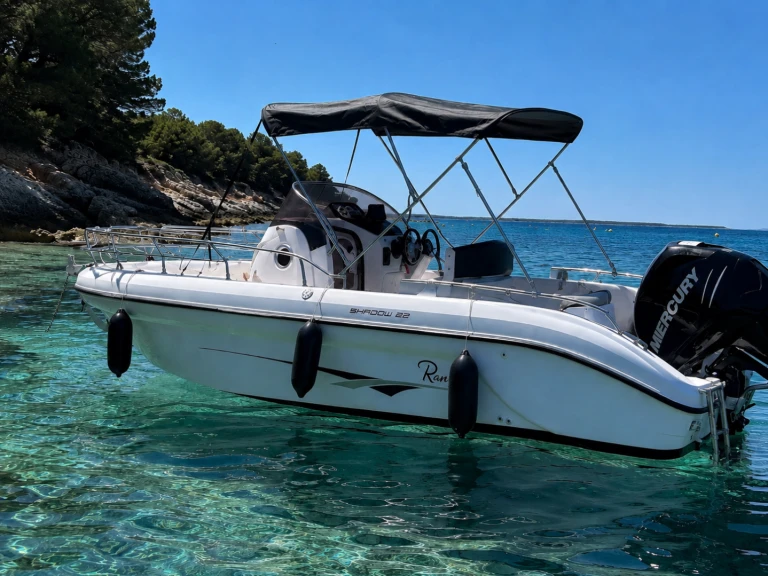 Location Bateau à moteur Ranieri avec permis