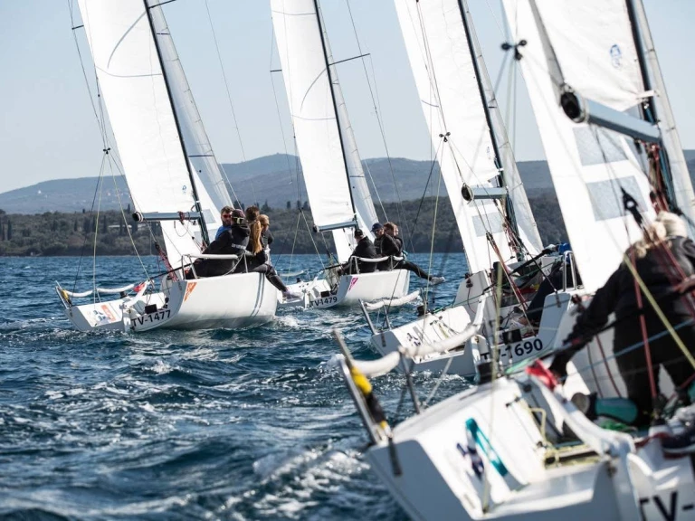 Location bateau JBoats J 70 à Tivat sur Samboat
