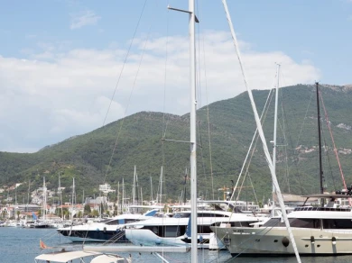 Location bateau Tivat pas cher Sun Odyssey 40.3