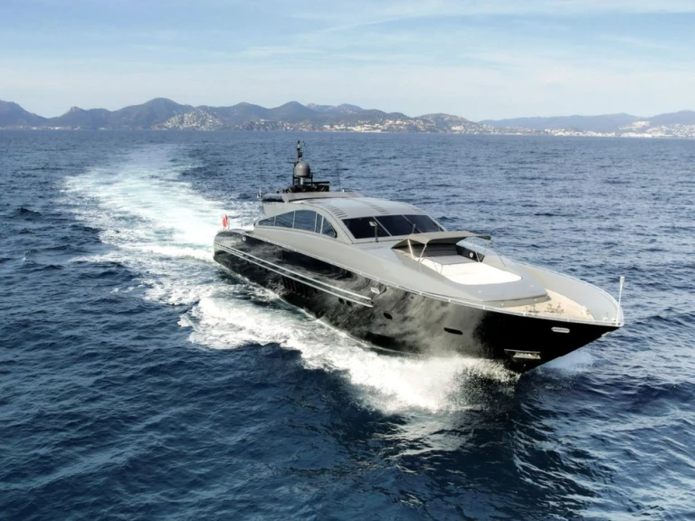 Louer Yacht avec ou sans skipper Cantieri di Arno à Cannes
