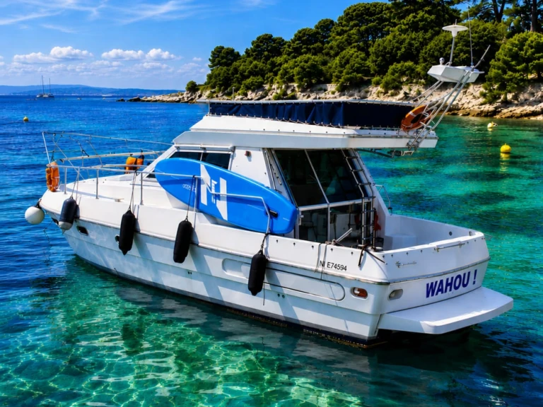 Location bateau Ferretti Holiday Sea  à Cannes sur Samboat
