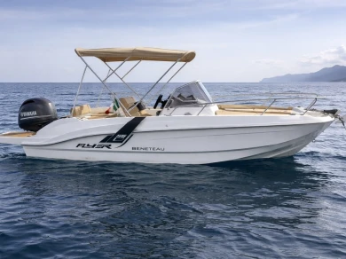 Rent a Bénéteau Flyer 5 SUNdeck Palerme
