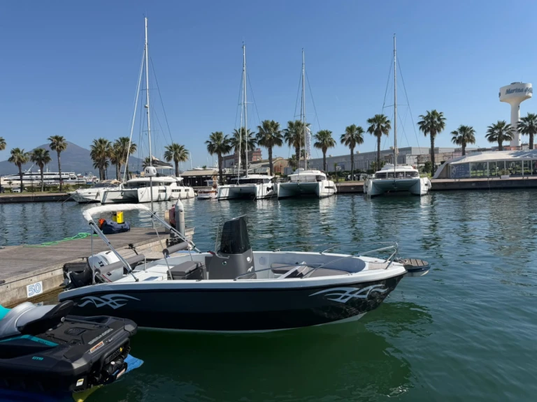 Location Bateau à moteur Yamaha avec permis