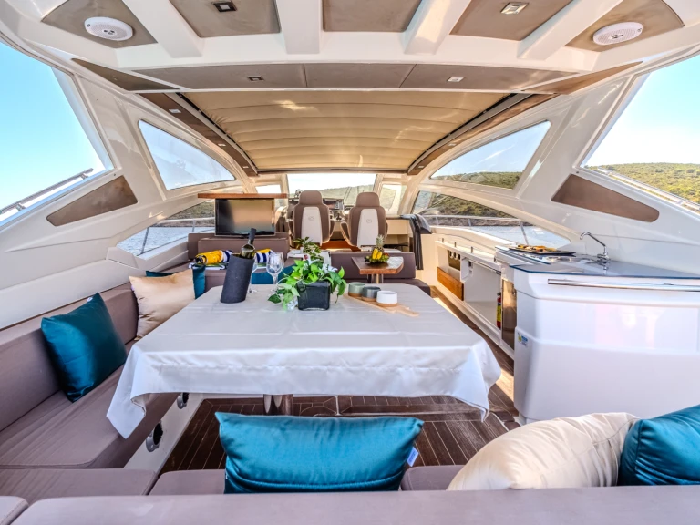 Louer Yacht avec ou sans skipper Cranchi à Split