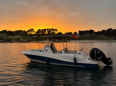 Alquiler de embarcaciones Quicksilver Quicksilver 800 Commander enLorient en Samboat