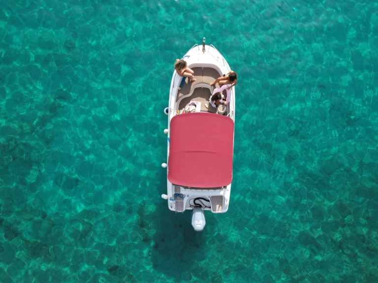 Bateau à moteur à louer à Zaton Mali au meilleur prix
