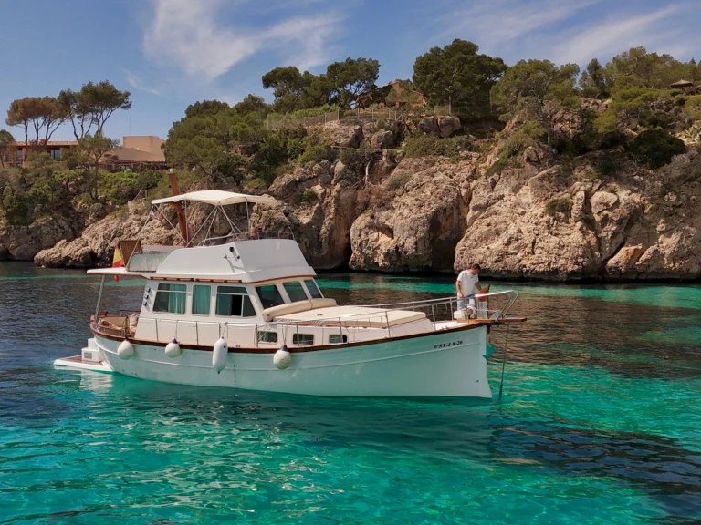 Bateau à moteur à louer à Palma de Majorque au meilleur prix