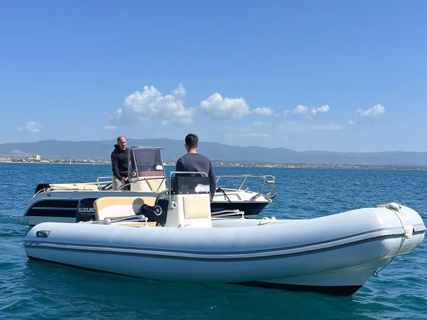 Semi-rigide à louer à Cagliari au meilleur prix