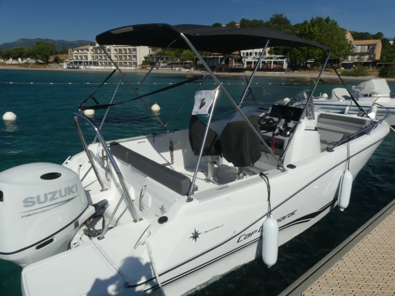 Louez un Jeanneau Cap Camarat 6.5 CC Serie 3 à Porto-Vecchio