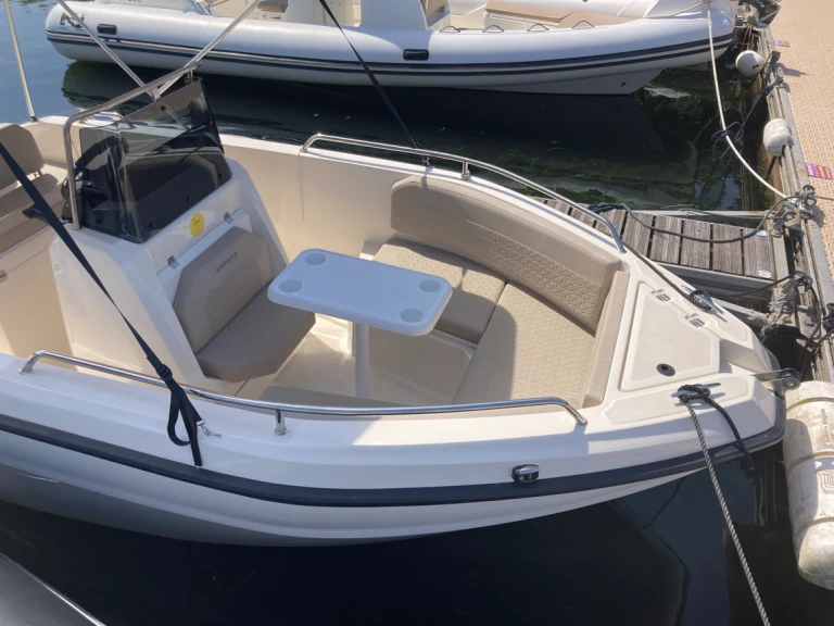 Bateau à moteur à louer à Sanguinet au meilleur prix