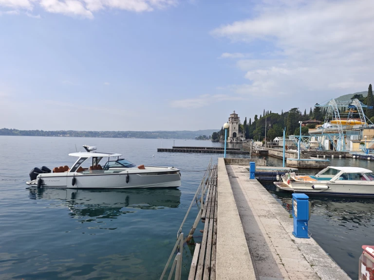 Louer Bateau à moteur avec ou sans skipper Saxdor à Sirmione