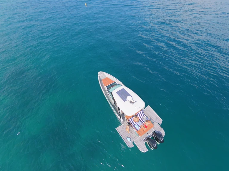 Bateau à moteur à louer à Sirmione au meilleur prix
