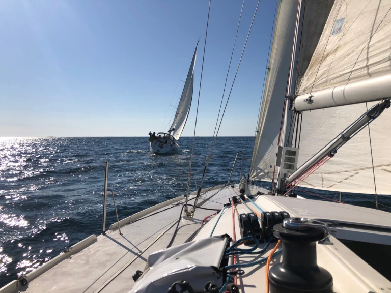 Location bateau Pogo Structures Pogo 8.50 à Loctudy sur Samboat