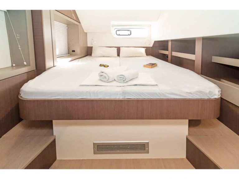Catamaran à louer à Sant Antoni de Portmany au meilleur prix