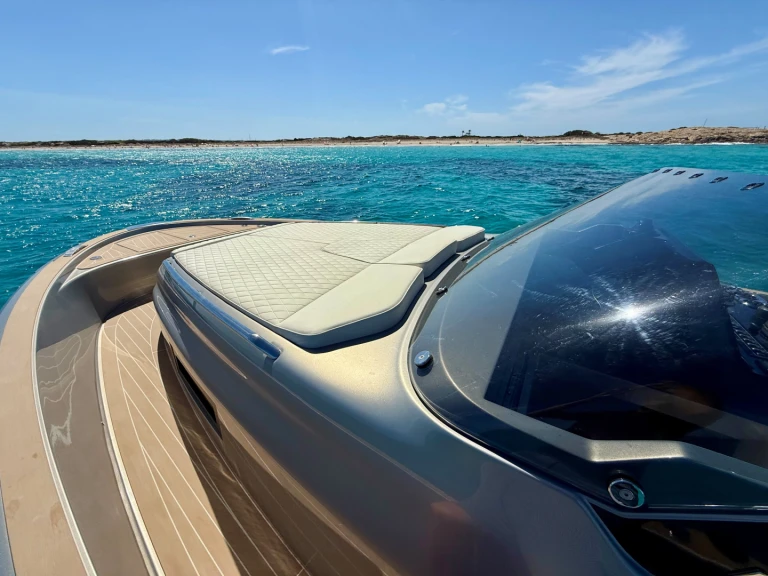 Location Bateau à moteur Solaris Power avec permis