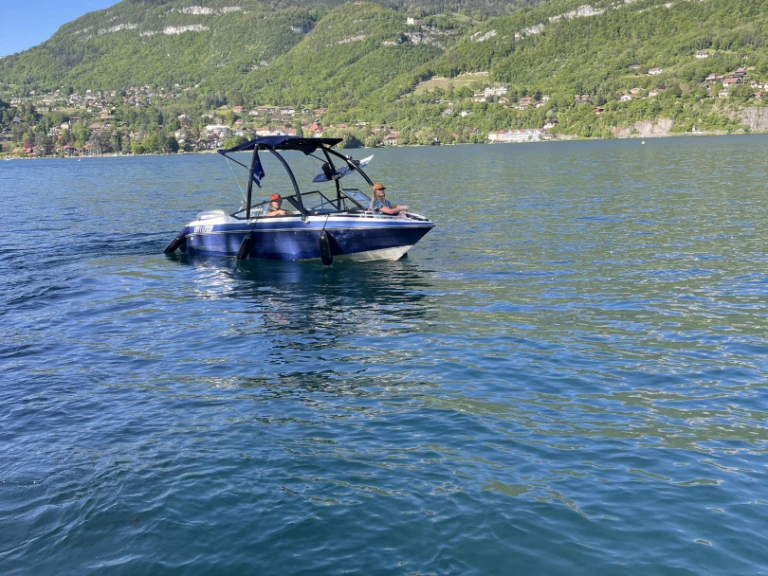 Louer Bateau à moteur avec ou sans skipper Sunbird à Sevrier