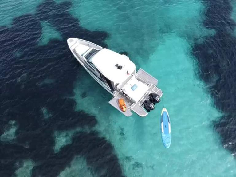 Location bateau Golfe-Juan pas cher Saxdor 320 GTO