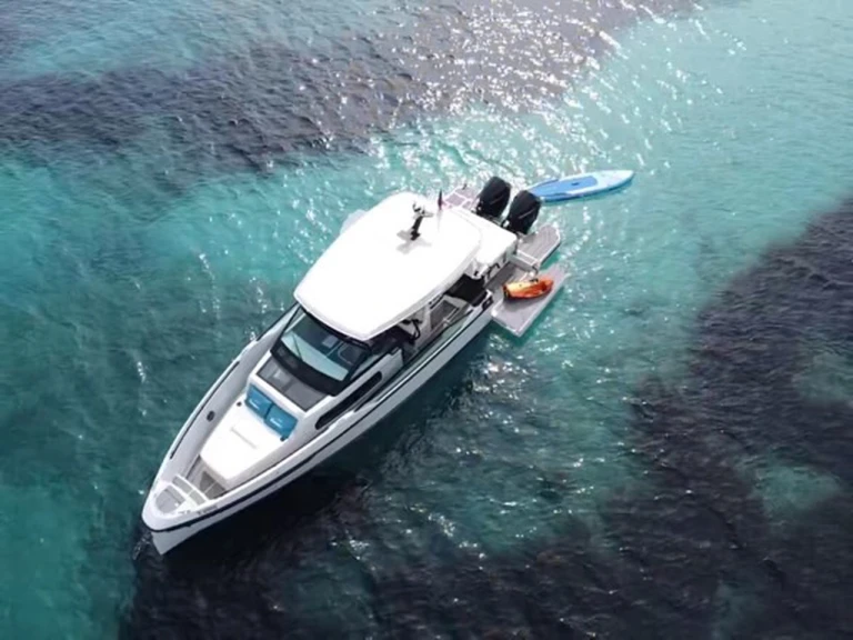 Location bateau Saxdor Saxdor 320 GTO à Golfe-Juan sur Samboat