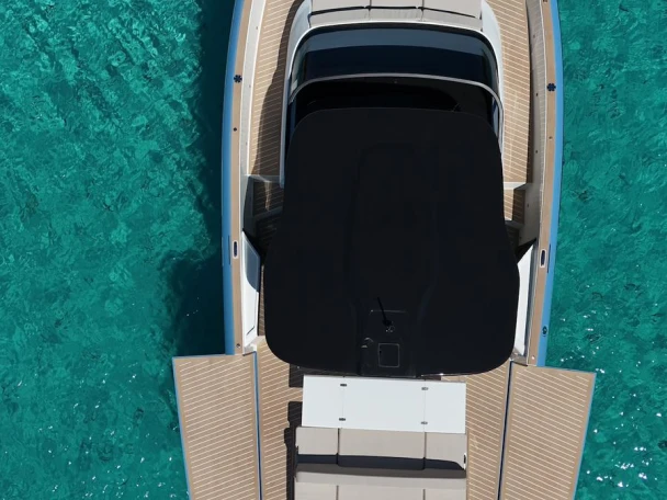 Louer Bateau à moteur avec ou sans skipper BELLINI à Poltu Quatu